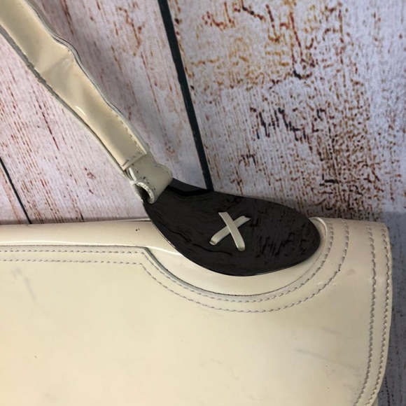 Fendi Large Creme Patent Leather Shoulder Bag - Picture 5 of 8